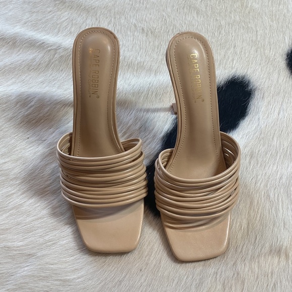 Cape Robbin Mexmon High Heels: Strappy Shoes Heels with Square Open Toe - Picture 5 of 9